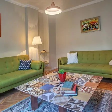 Apartment Center, Shishman Street Bijou *